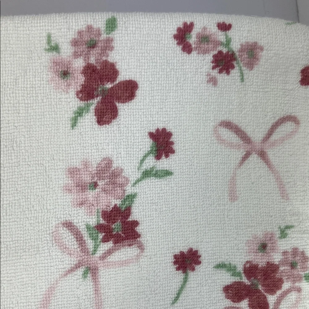 Deborah Connolly Bath Towels Floral Burgundy Pink White Soft Cotton 2 Pc NEW